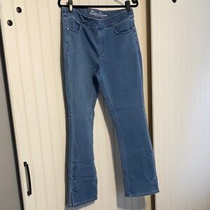 Isaac Mizrahi Divine Denim Pull-On Blue Jeans